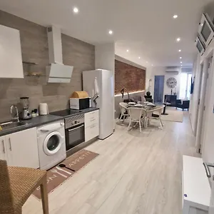 barcelona-apartamento-planta-baja-con-parking.top-hotels-tarragona.com/
